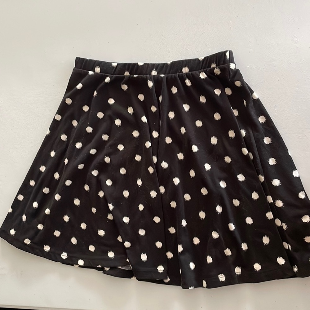 Mossimo stylish Y2K black mini skirt with white polka dots